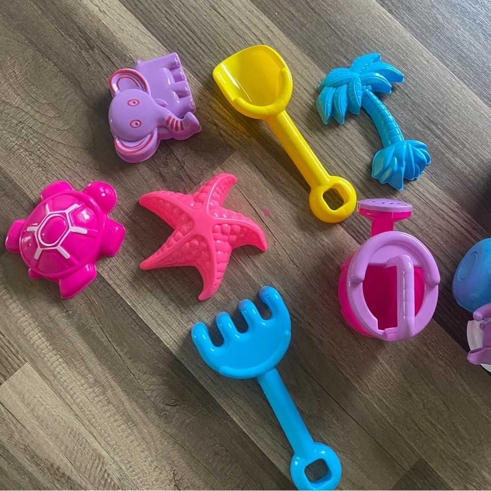 Colorful Beach Toy Set for Kids - Picture 15 of 16